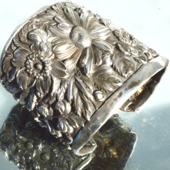 Victorian Floral Rare Antique Sterling Silver Cuff - Picture 6 of 8